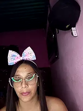 Snapshot of Arielybambi chatting on 03/24/26, 01:43 Arielybambi online show from 03/24/26, 01:43