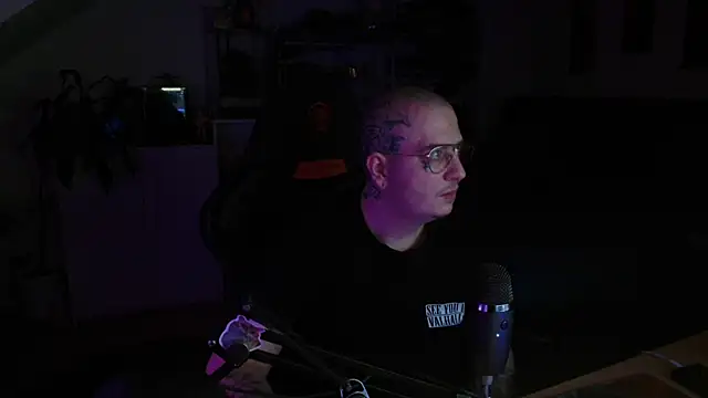 Snapshot of Oderwattboy chatting on 03/23/26, 08:02 Oderwattboy online show from 03/23/26, 08:02