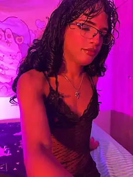 Snapshot of LunuxSiren chatting on 03/27/26, 11:37 LunuxSiren online show from 03/27/26, 11:37