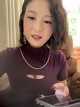 Lola666999 online show from 05/25/26, 08:42