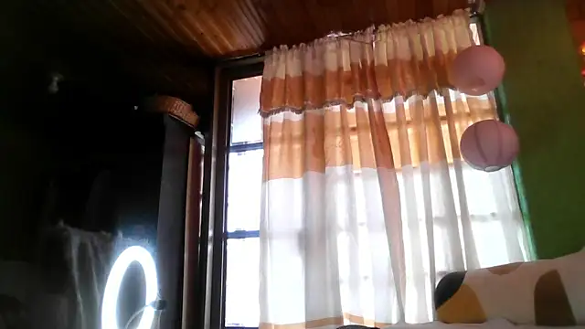 Snapshot of SusanCortez_ chatting on 04/18/26, 07:40 SusanCortez online show from 04/18/26, 07:40