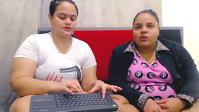 Snapshot of alana_and_billie chatting on 03/24/26, 10:53 alana and billie online show from 03/24/26, 10:53