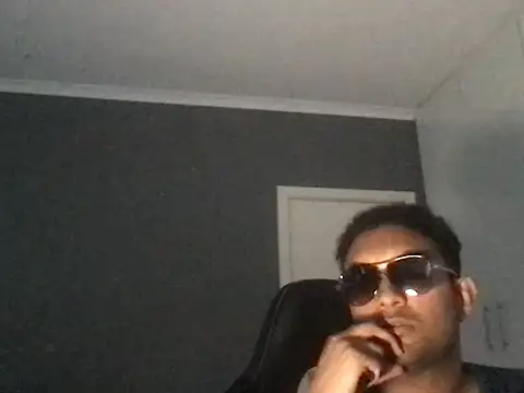 Snapshot of uunluckii chatting on 03/24/26, 04:34 uunluckii online show from 03/24/26, 04:34