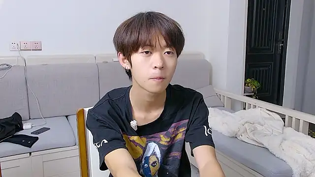 Snapshot of buding-001 chatting on 03/24/26, 11:26 buding-001 online show from 03/24/26, 11:26