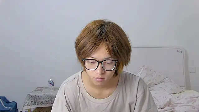 buding-001 online show from 07/02/26, 12:44