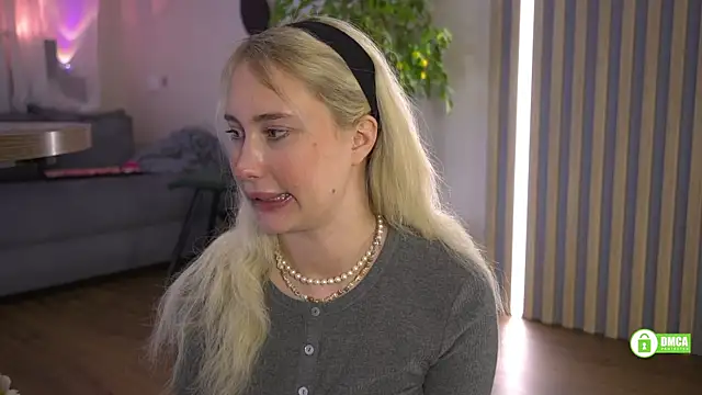 Snapshot of _Kateline_ chatting on 03/24/26, 04:12 Kateline online show from 03/24/26, 04:12