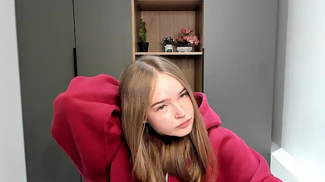 Snapshot of YeeMellendorf chatting on 03/25/26, 12:00 YeeMellendorf online show from 03/25/26, 12:00