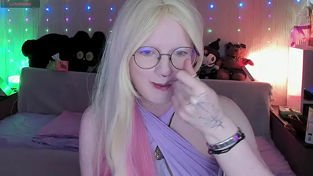 JulietFisher online show from 06/07/26, 01:43