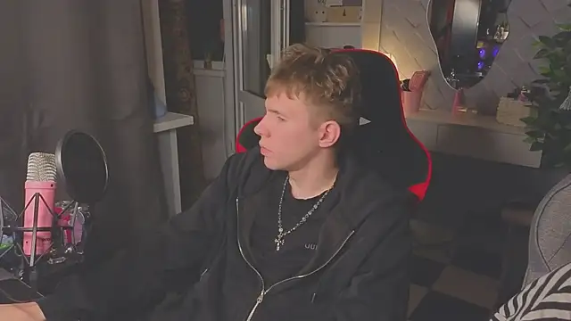 Snapshot of meowmeowland chatting on 03/24/26, 07:19 meowmeowland online show from 03/24/26, 07:19