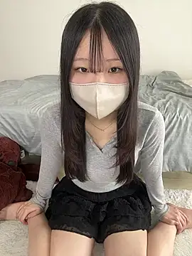 momo chi o0 online show from 04/18/26, 02:37