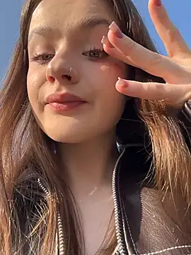 Snapshot of your_babymila chatting on 03/30/26, 12:17 your babymila online show from 03/30/26, 12:17