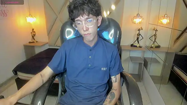 Snapshot of Dewon20_ chatting on 04/08/26, 02:28 Dewon20 online show from 04/08/26, 02:28