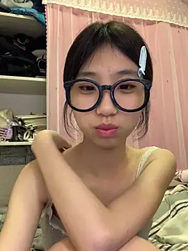 Snapshot of nina5201 chatting on 04/08/26, 04:18 nina5201 online show from 04/08/26, 04:18