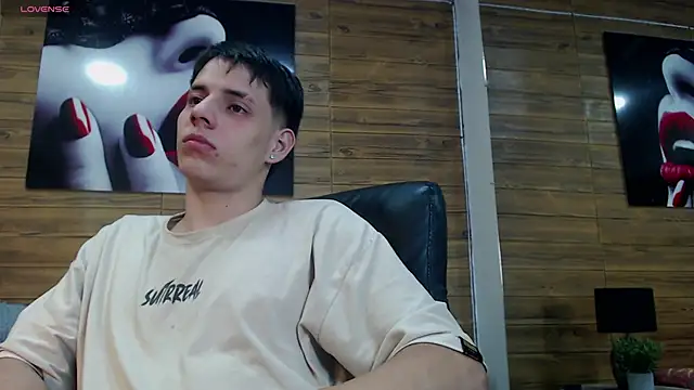 Snapshot of RoaSexi25 chatting on 03/25/26, 03:01 RoaSexi25 online show from 03/25/26, 03:01