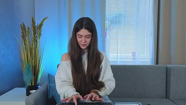 Snapshot of SunnyBloss chatting on 03/26/26, 01:17 SunnyBloss online show from 03/26/26, 01:17