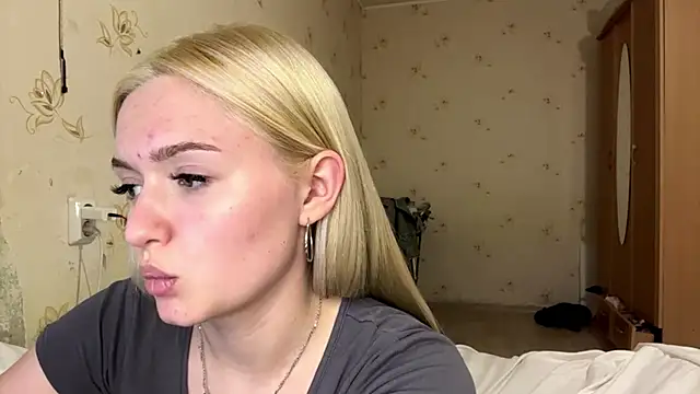 Snapshot of Sophia_Blonde chatting on 04/06/26, 04:52 Sophia Blonde online show from 04/06/26, 04:52