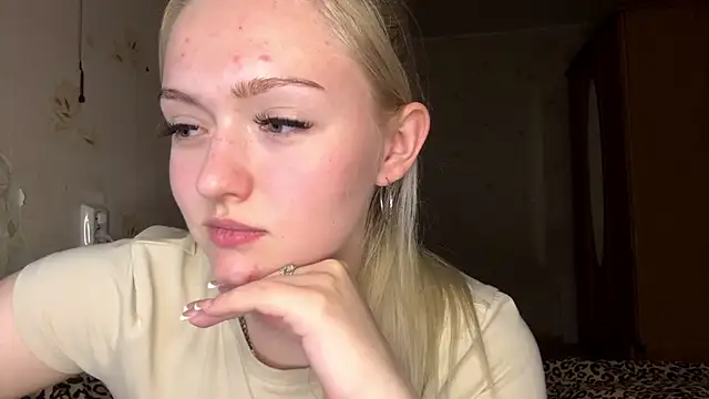 Snapshot of Sophia_Blonde chatting on 04/20/26, 03:26 Sophia Blonde online show from 04/20/26, 03:26