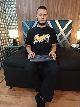 Snapshot of Joaho_Fernandez chatting on 07/04/26, 11:22 Joaho Fernandez online show from 07/04/26, 11:22
