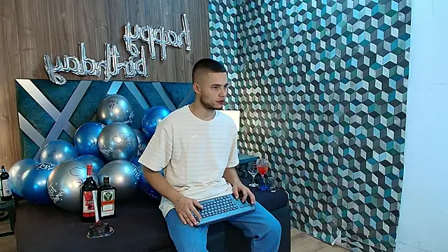 Snapshot of Joaho_Fernandez chatting on 07/08/26, 09:41 Joaho Fernandez online show from 07/08/26, 09:41