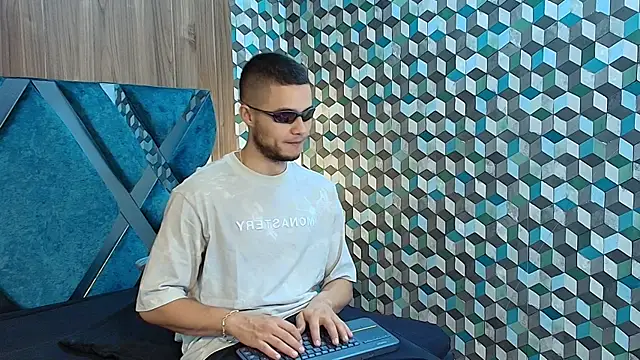 Snapshot of Joaho_Fernandez chatting on 07/12/26, 04:42 Joaho Fernandez online show from 07/12/26, 04:42