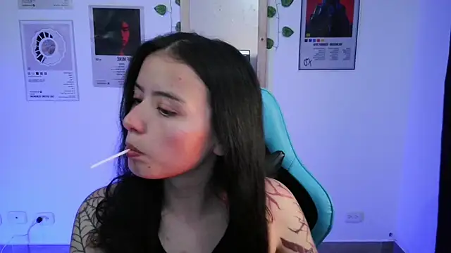 Snapshot of JadeMonet_ chatting on 03/25/26, 01:44 JadeMonet online show from 03/25/26, 01:44