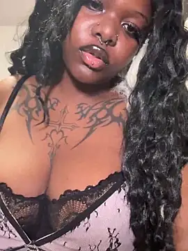 Snapshot of Nyla_xox chatting on 04/10/26, 10:14 Nyla xox online show from 04/10/26, 10:14