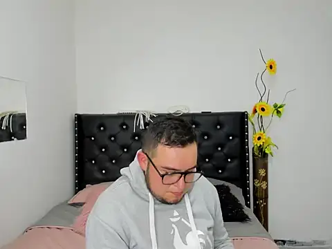 Snapshot of Xavier_Blaze chatting on 03/25/26, 08:37 Xavier Blaze online show from 03/25/26, 08:37