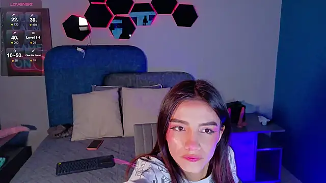 Charlott  18 online show from 05/13/26, 12:57