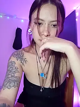 Snapshot of AuroraaMoonn chatting on 03/29/26, 02:33 AuroraaMoonn online show from 03/29/26, 02:33