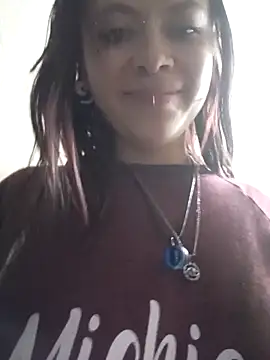 Snapshot of AuroraaMoonn chatting on 04/02/26, 04:32 AuroraaMoonn online show from 04/02/26, 04:32