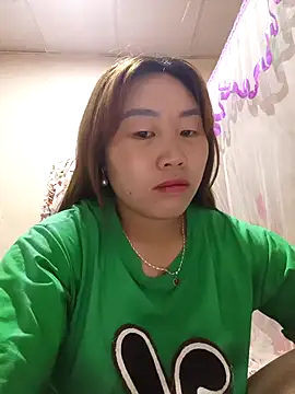 Snapshot of he-se-kin chatting on 04/14/26, 02:28 he-se-kin online show from 04/14/26, 02:28