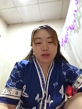 Snapshot of he-se-kin chatting on 04/24/26, 05:32 he-se-kin online show from 04/24/26, 05:32