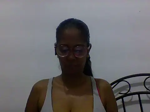 Snapshot of Karen_La_Flaca chatting on 04/05/26, 05:21 Karen La Flaca online show from 04/05/26, 05:21