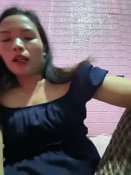 Snapshot of Hyn-x chatting on 03/25/26, 04:07 Hyn-x online show from 03/25/26, 04:07