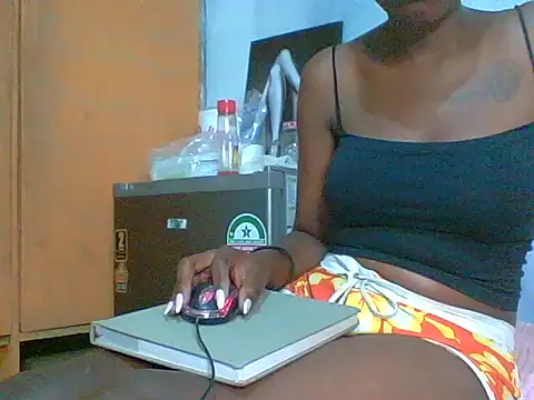 Snapshot of Engedzani1050 chatting on 03/27/26, 03:34 Engedzani1050 online show from 03/27/26, 03:34