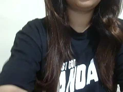 Snapshot of shivi_jaan chatting on 05/21/26, 04:36 shivi jaan online show from 05/21/26, 04:36
