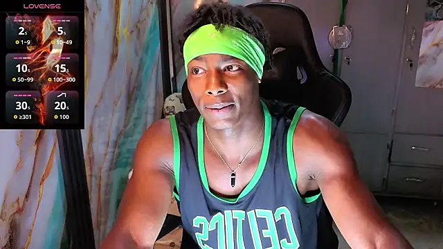 Snapshot of maxmuscle10 chatting on 03/25/26, 02:34 maxmuscle10 online show from 03/25/26, 02:34