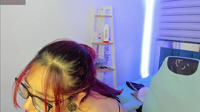 Sara Red X online show from 06/03/26, 03:42