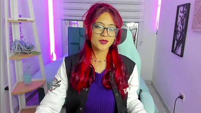 Sara Red X online show from 06/10/26, 03:18
