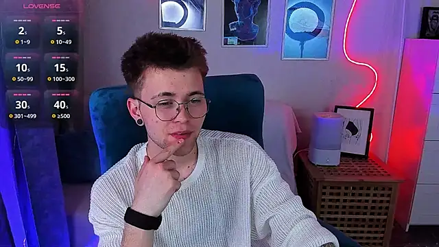 Snapshot of Thomas_Norton chatting on 06/11/26, 08:18 Thomas Norton online show from 06/11/26, 08:18