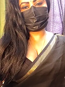 Snapshot of Anushka_flower chatting on 06/07/26, 02:27 Anushka flower online show from 06/07/26, 02:27
