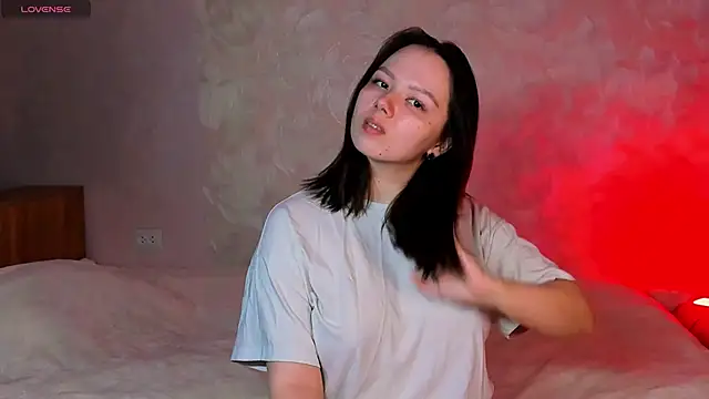 Snapshot of miss_teasee chatting on 04/22/26, 10:06 miss teasee online show from 04/22/26, 10:06