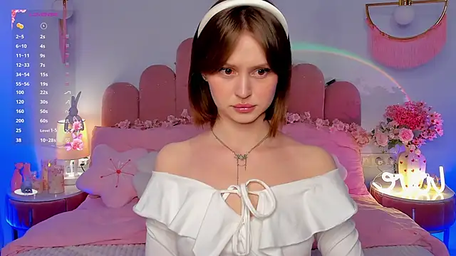 MariLew online show from 04/28/26, 05:23