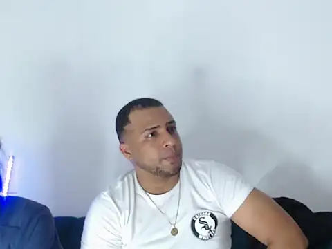 Snapshot of Wil_yesihot chatting on 03/26/26, 07:52 Wil yesihot online show from 03/26/26, 07:52