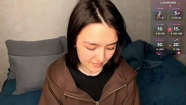 Snapshot of lilysolar chatting on 04/04/26, 06:27 lilysolar online show from 04/04/26, 06:27