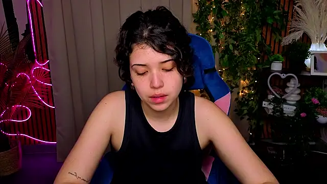 Snapshot of MariaHadson chatting on 03/30/26, 01:56 MariaHadson online show from 03/30/26, 01:56