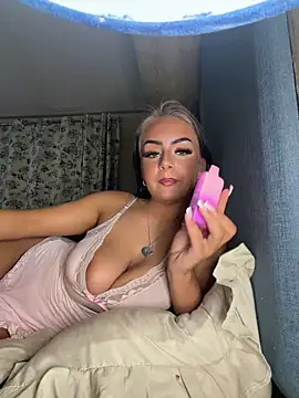 Snapshot of BuenoBx chatting on 03/28/26, 11:26 BuenoBx online show from 03/28/26, 11:26