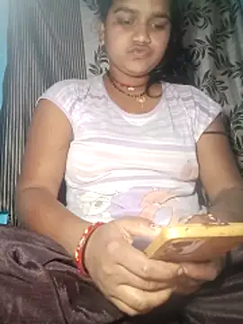 Snapshot of pooja--10 chatting on 03/26/26, 09:15 pooja--10 online show from 03/26/26, 09:15