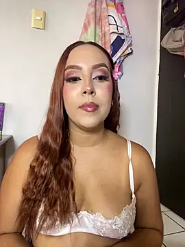 Snapshot of victoria_luxx_ chatting on 04/16/26, 09:39 victoria luxx online show from 04/16/26, 09:39