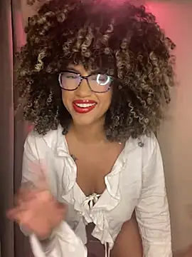 Snapshot of Kendra_curly chatting on 06/01/26, 12:12 Kendra curly online show from 06/01/26, 12:12